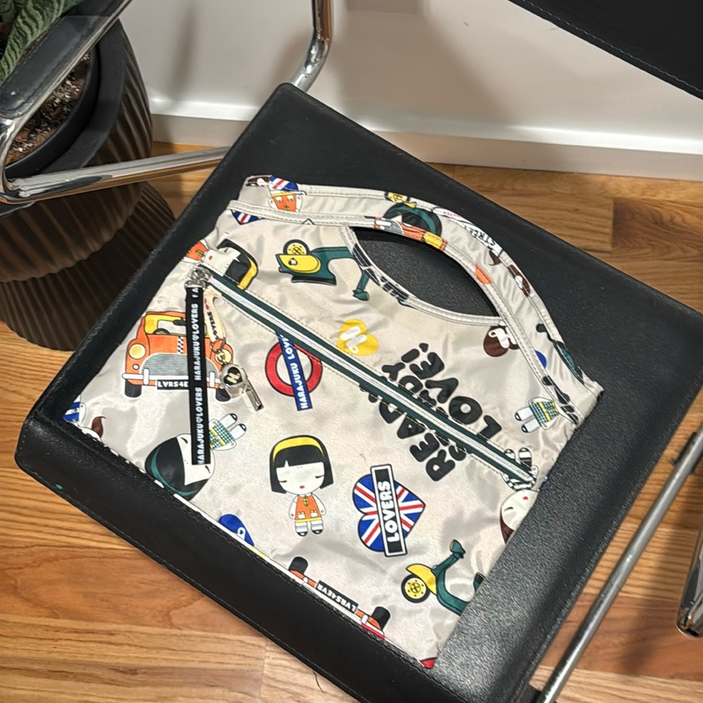 NWOT Harajuku Lovers “Ready Steady Love” Clutch